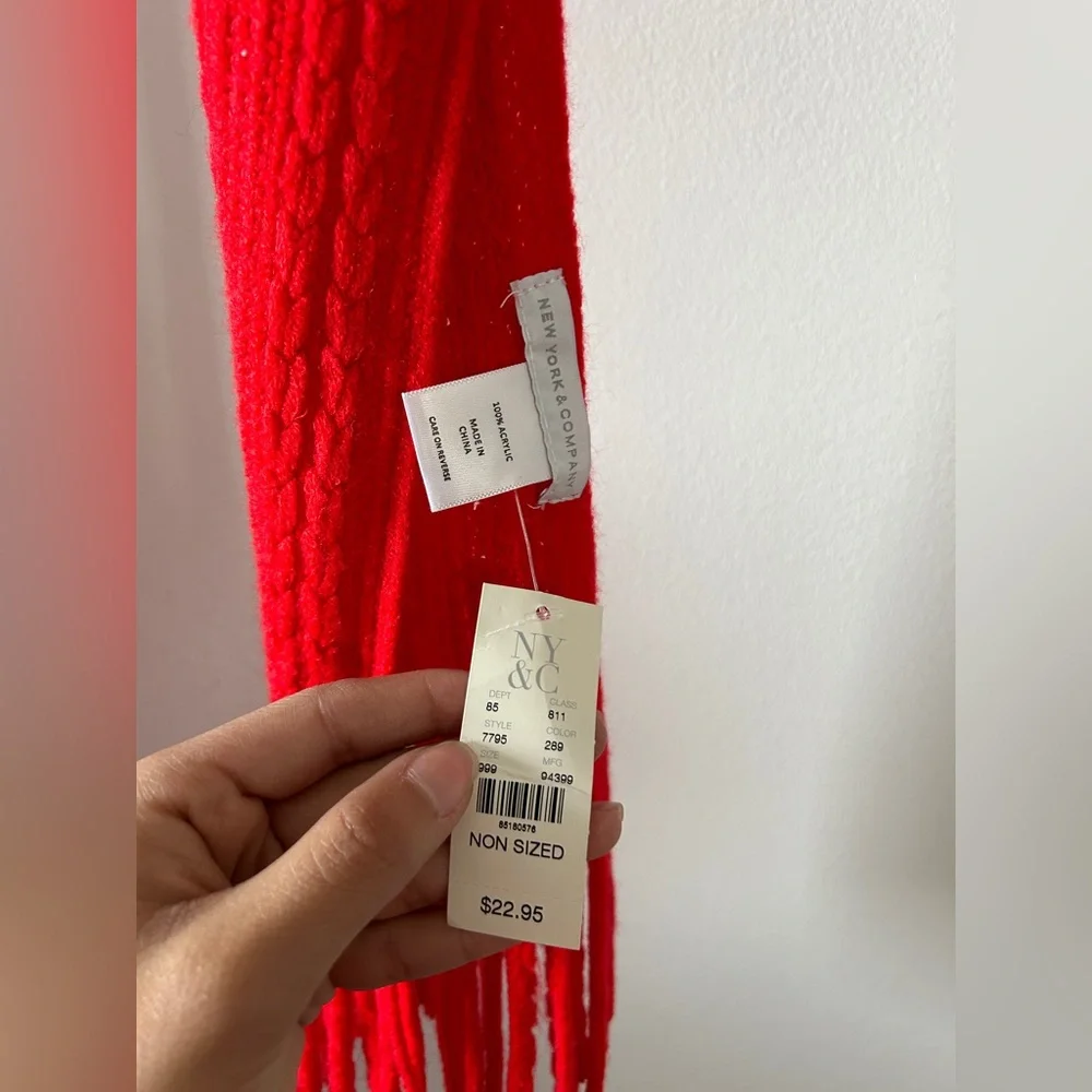 NY&CO RED SCARF-NWT